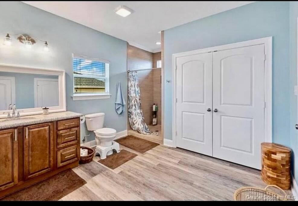 Oceanfront Home Near Hollybeach Cameron 외부 사진