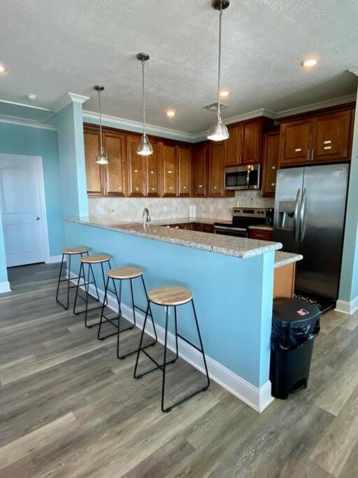 Oceanfront Home Near Hollybeach Cameron 외부 사진