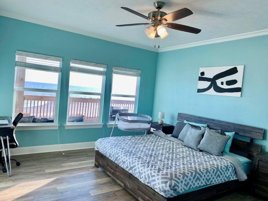 Oceanfront Home Near Hollybeach Cameron 외부 사진